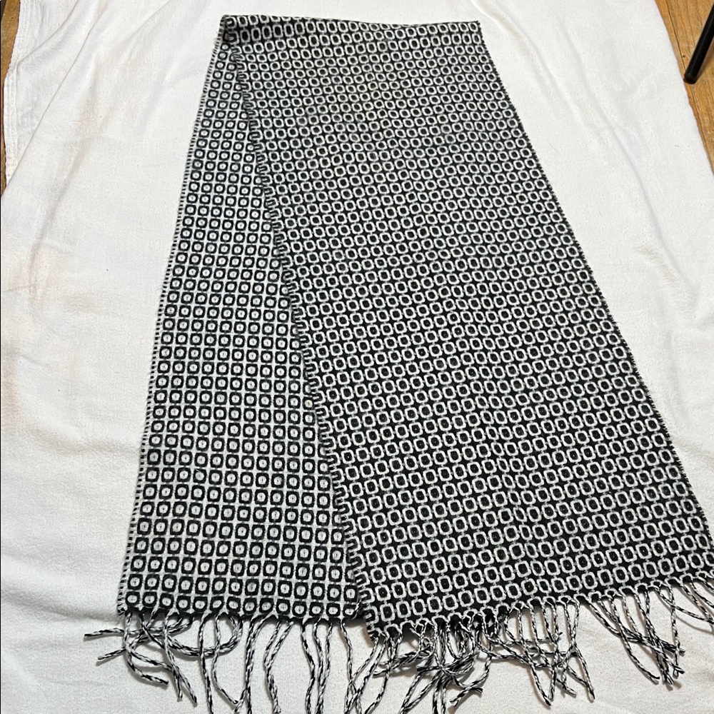 Aldo Black and White Oval Geometric Scarf - Picture 2 of 3